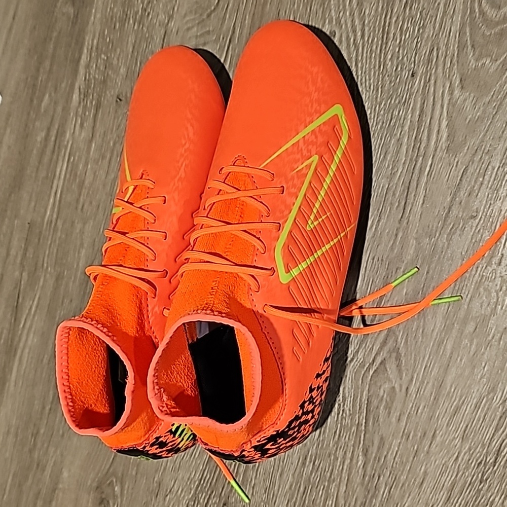 New balance soccer cleats